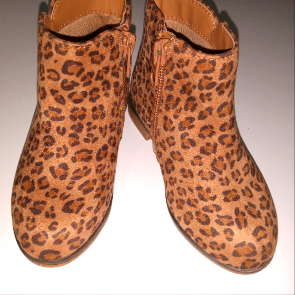 Cat & Jack 8T leopard print